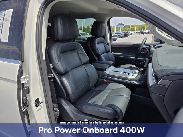 New 2027 Lincoln Navigator Premiere RWD image 16
