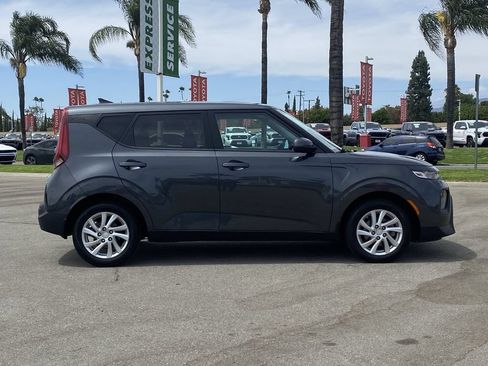 Used 2022 Kia Soul LX FWD image 43