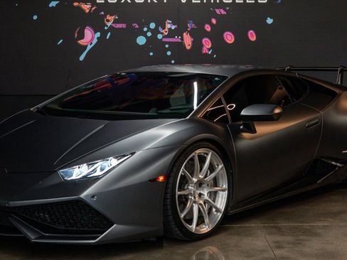 Used 2015 Lamborghini Huracan LP 610-4 AWD/4WD image 2