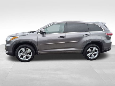 Used 2016 Toyota Highlander Limited image 3