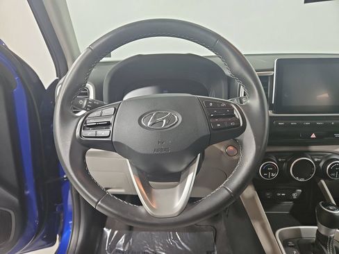 Certified 2025 Hyundai Venue SEL FWD image 16