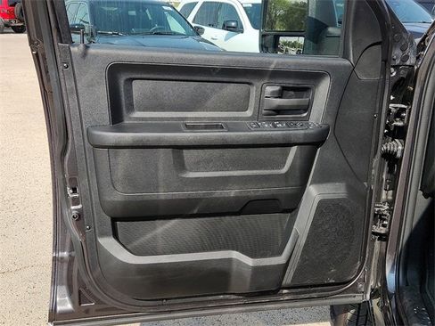 Used 2024 RAM 3500 Tradesman w/ Chrome Appearance Group image 4