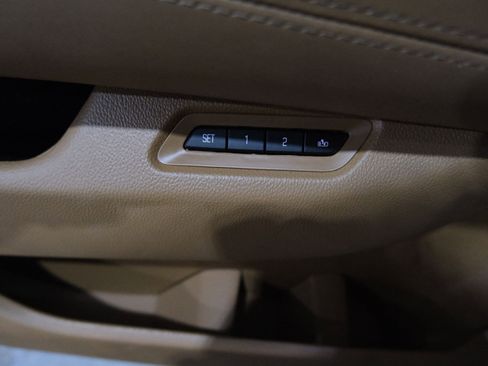 Used 2017 Cadillac Escalade Platinum image 20