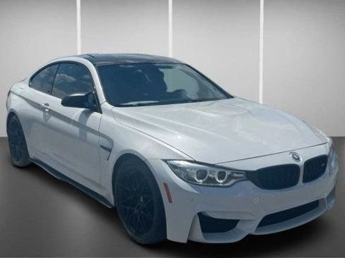 Used 2017 BMW M4 Coupe RWD image 2