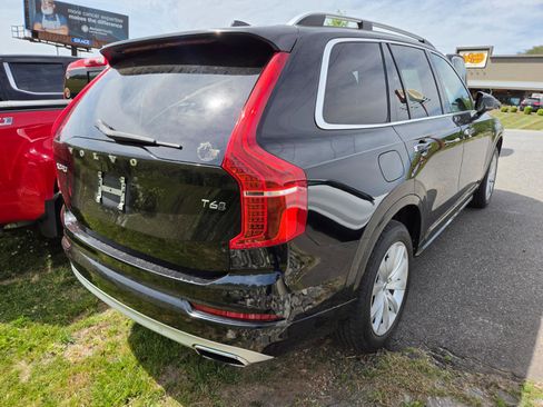 Used 2017 Volvo XC90 T6 Momentum w/ Vision Package AWD/4WD image 5