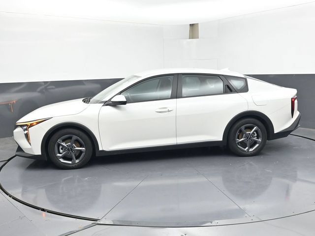 Used 2025 Kia K4 FWD image 4