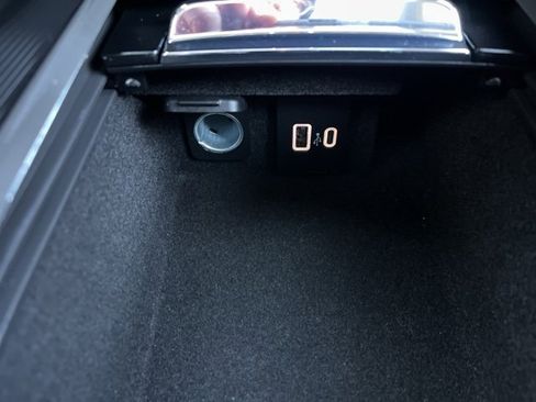 Used 2025 Lincoln Corsair Grand Touring image 37