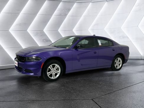 Used 2023 Dodge Charger SXT image 3