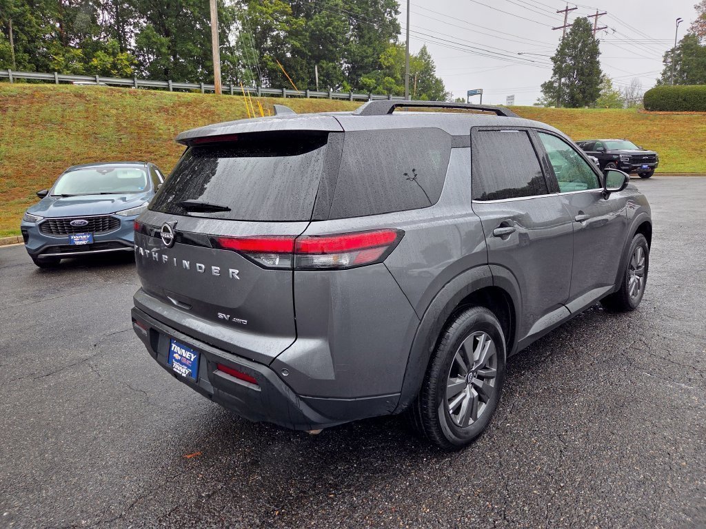 Used 2024 Nissan Pathfinder SV AWD/4WD image 3