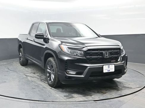 Used 2024 Honda Ridgeline Sport image 2