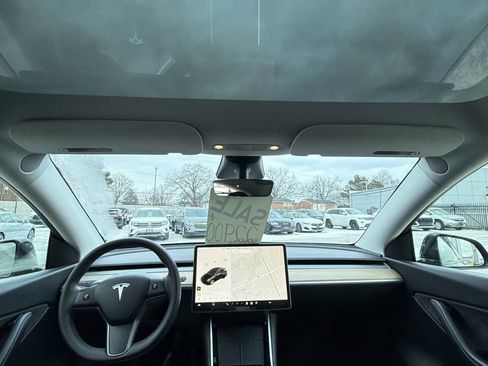Used 2021 Tesla Model Y Long Range AWD/4WD image 15