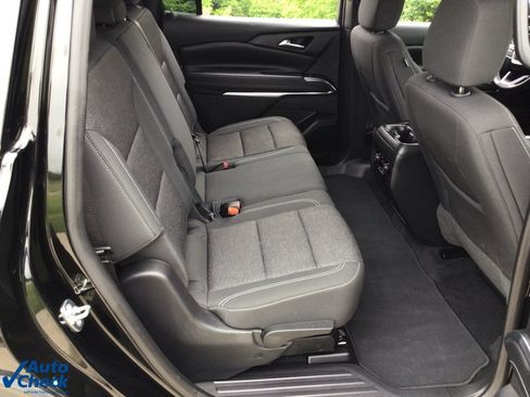 Used 2024 Chevrolet Traverse LS image 18