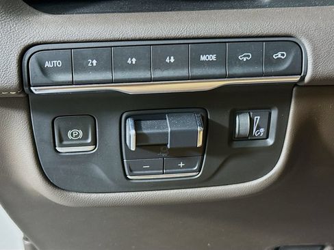 Used 2023 Cadillac Escalade ESV Sport w/ Touring Package AWD/4WD image 10