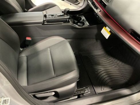 New 2025 Toyota Prius Plug-In Hybrid image 20