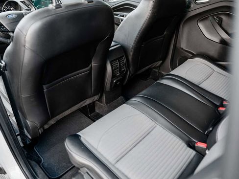 Used 2019 Ford Escape Titanium image 33