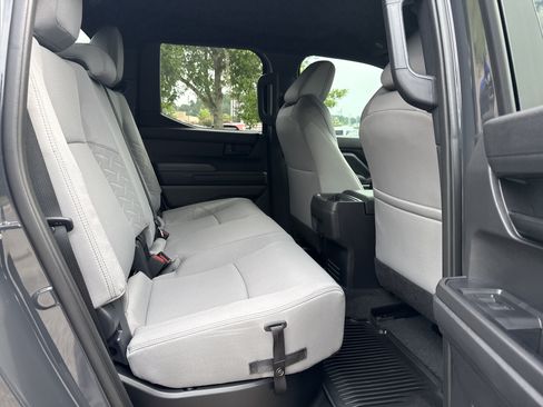 Used 2025 Toyota Tacoma SR5 AWD/4WD image 15