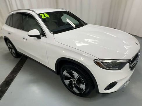 Used 2024 Mercedes-Benz GLC 300 4MATIC image 2