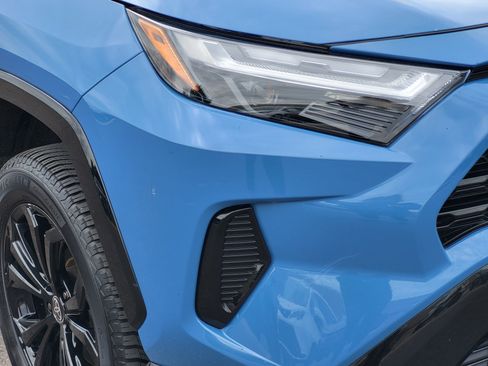 Used 2022 Toyota RAV4 SE AWD/4WD image 5