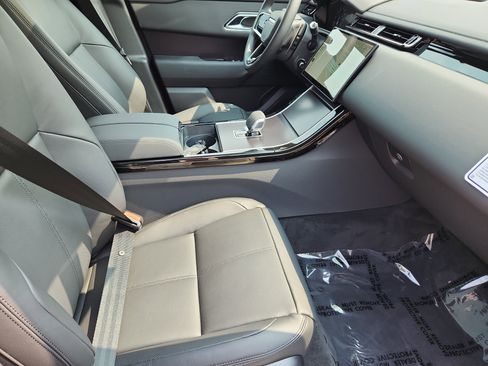Used 2026 Land Rover Range Rover Velar Dynamic SE image 3