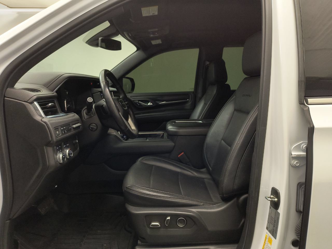 Used 2021 GMC Yukon Denali AWD/4WD image 5