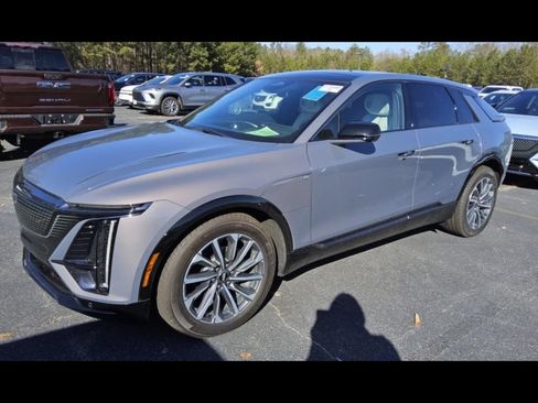 Used 2024 Cadillac Lyriq Sport RWD image 3