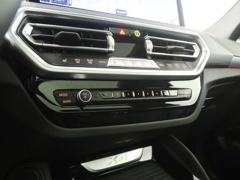 Certified 2024 BMW X4 xDrive30i image 27