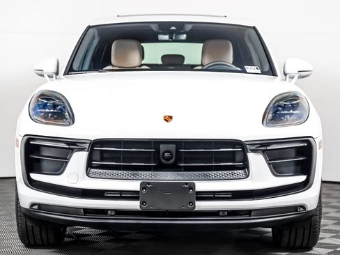 Certified 2026 Porsche Macan AWD/4WD image 7