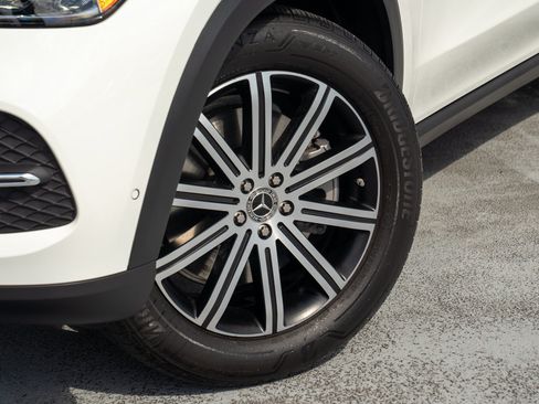 Certified 2025 Mercedes-Benz GLE 450e 4MATIC w/ Driver Assistance Package image 11