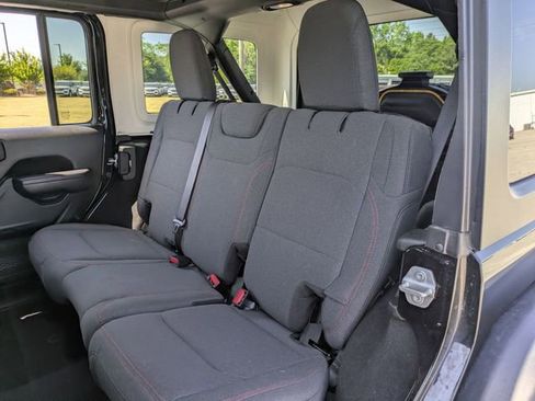 Used 2025 Jeep Wrangler Unlimited Rubicon AWD/4WD image 25