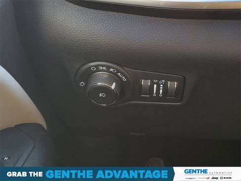 Used 2026 Jeep Compass Limited image 14