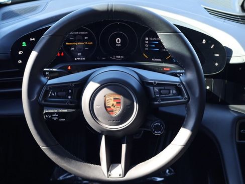 Certified 2022 Porsche Taycan 4 Cross Turismo image 15