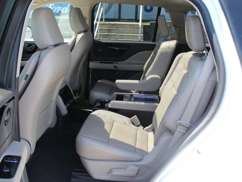 Used 2023 Lincoln Aviator Reserve w/ Equipment Group 201A AWD/4WD image 22