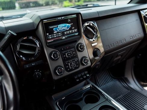 Used 2016 Ford F250 Platinum w/ Platinum Package AWD/4WD image 27