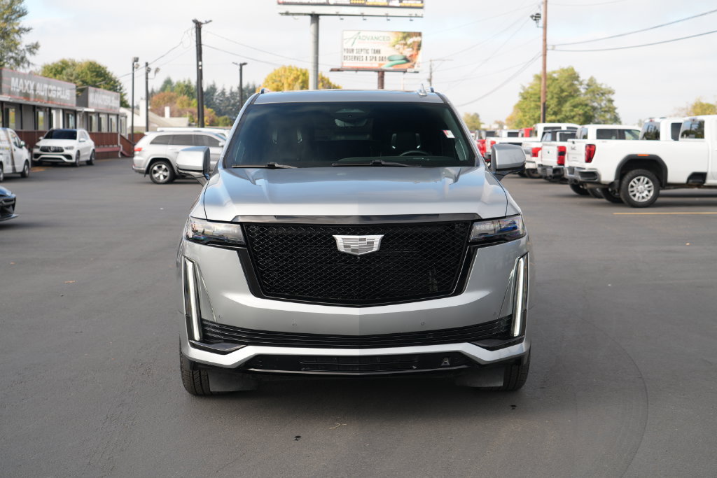Used 2023 Cadillac Escalade ESV Sport w/ LPO, ONYX Package AWD/4WD image 3