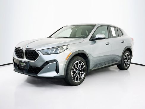 Used 2025 BMW X2 xDrive28i image 3