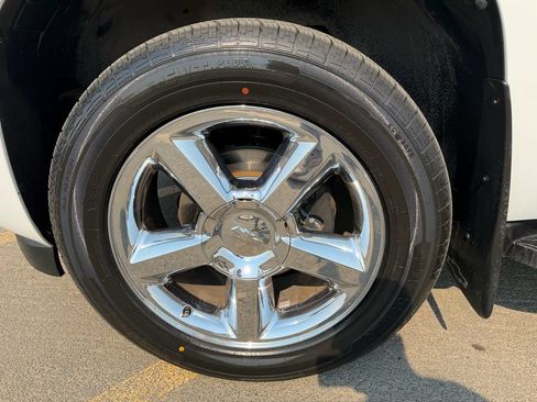 Used 2011 Chevrolet Avalanche LTZ AWD/4WD image 9