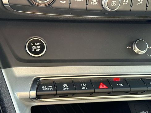 Used 2024 Audi Q3 2.0T Premium image 37