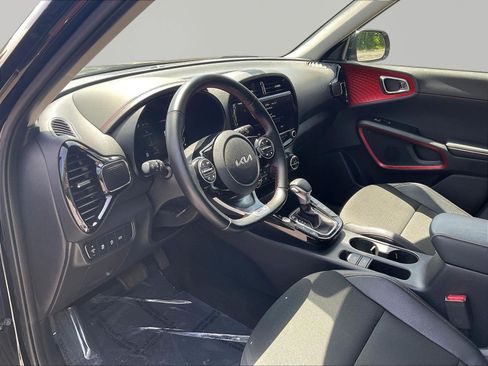 Used 2024 Kia Soul GT-Line w/ Option Group 020 FWD image 18