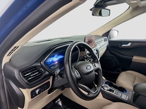 Used 2020 Ford Escape Titanium image 23