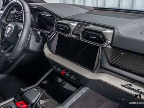 Used 2025 Lamborghini Urus SE image 62