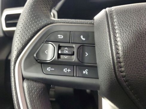 Used 2025 Toyota 4Runner Limited AWD/4WD image 24