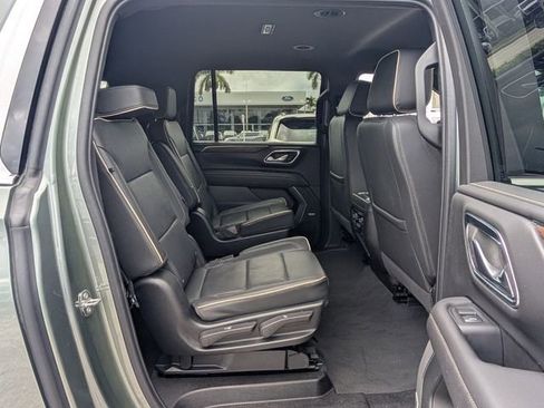 Used 2024 Chevrolet Suburban Premier image 18