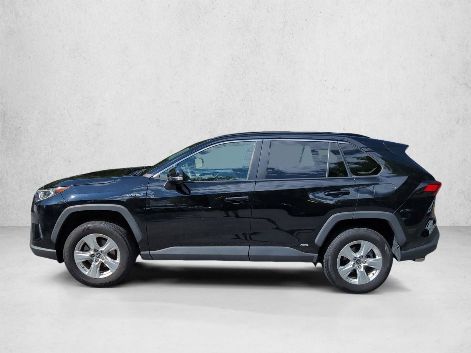 Used 2021 Toyota RAV4 XLE w/ XLE Grade Weather Package AWD/4WD image 8