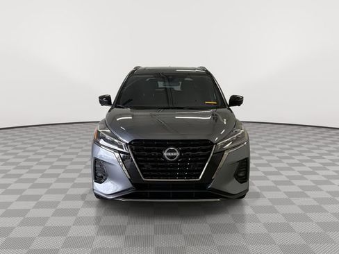 Used 2023 Nissan Kicks SR FWD image 3