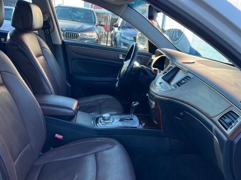 Used 2009 Hyundai Genesis 3.8 w/ Technology Pkg 4 image 15