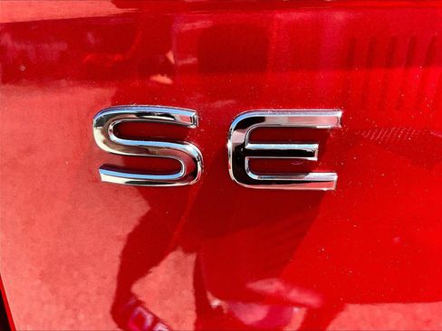 Certified 2023 Volkswagen Tiguan SE FWD image 30