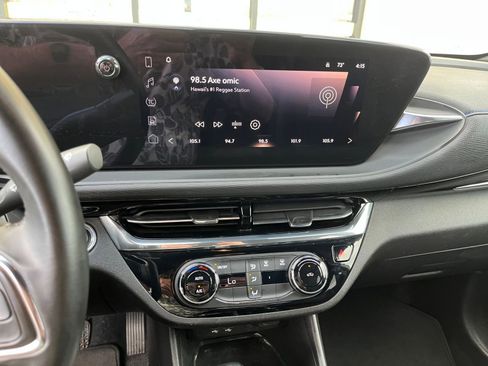 Used 2025 Buick Envista Sport Touring image 17