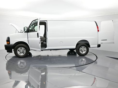 New 2025 Chevrolet Express 2500 w/ Driver Convenience Package RWD image 40