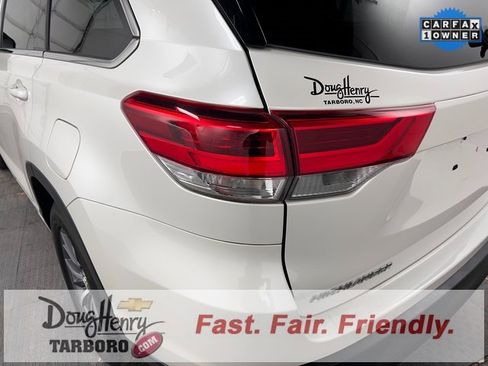 Used 2018 Toyota Highlander XLE image 13