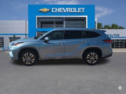 Used 2021 Toyota Highlander XLE